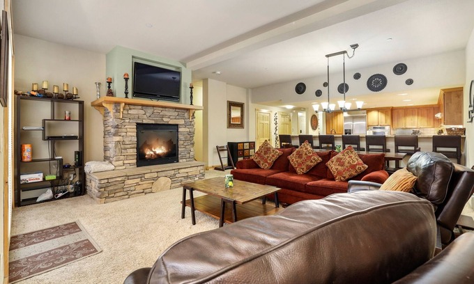 Kirkwood Condo | Experience Timber Ridge: Family-Friendly Getaway in the Sierras
