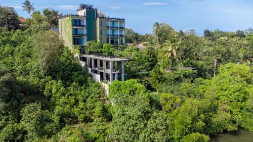 Balapitiya Hotel | Experience Elegance at Splendour Residence: 5-Star Retreat
