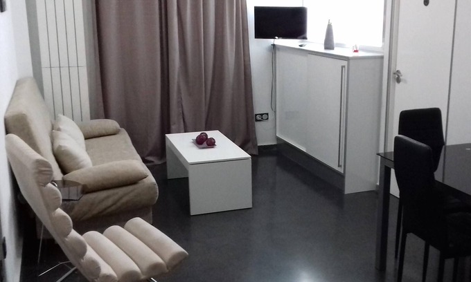Alcazar de San Juan Apartment | Cozy Split Level Apartment with Family-Friendly Amenities