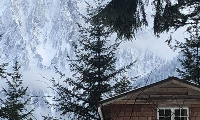 Gold Bar Cabin | Experience Adventure at Split Rock Lookout: Hiking & More