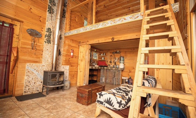 Stanton Cabin | Discover Split Rock: Off-Grid Cabin with Unique Art