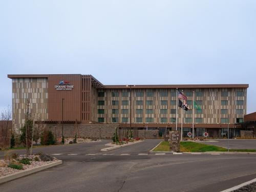 Medical Lake Hotel | Relax at Spokane Tribe Resort & Casino: Top-Rated Getaway