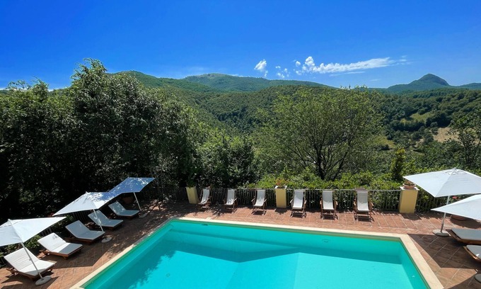 Strettura House | Cozy Spoleto Splash Casa Vicolo: Pool & Family Amenities