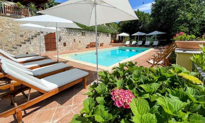 Strettura House | Discover Spoleto Splash: Pool, Kitchen & Family-Friendly Stay