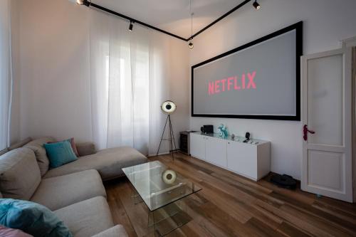 Est Apartment | Spolverini 16