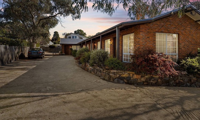 Jindabyne Apartment | Unforgettable Stay at Sponars Onshore Apartment - Pet Friendly