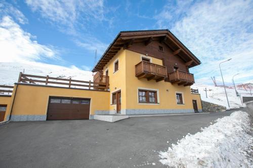 Sant'Anna Apartment | Ideal Ski-In/Ski-Out Retreat at Sponda - 9.5 Rated Stay