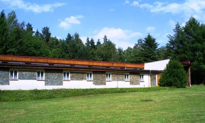 Samopse Other | Pet-Friendly Getaway at Sport areál Samopše with Pool
