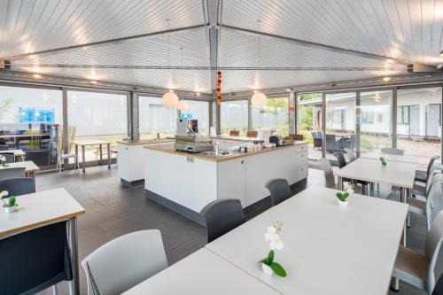 Waldshut-Tiengen Hotel | Pet-Friendly Sport Arena Hotel with Family Amenities