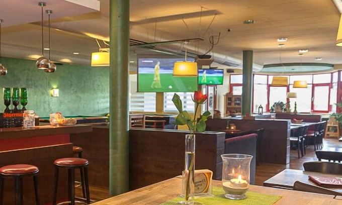 Oehringen Hotel | Comfortable Stay at Sporthotel Öhringen with Pool & Spa
