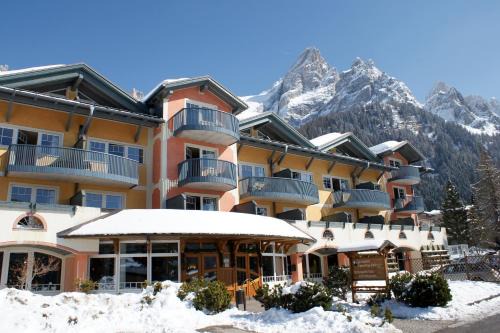 San Martino di Castrozza Apartment | Sporting Aparthotel: Relax with Ocean Views and a Pool