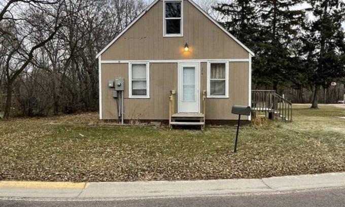 Ortonville House | Discover Sportsman's Country Lodge: Family & Pet Friendly Stay