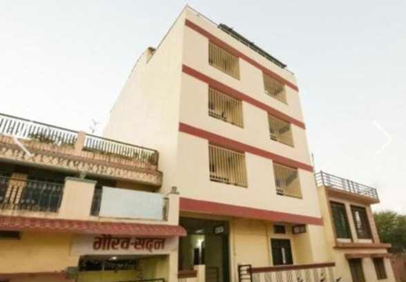 Marhi Hotel | Budget-Friendly Stay at SPOT ON 70069 The Gogo Guest House