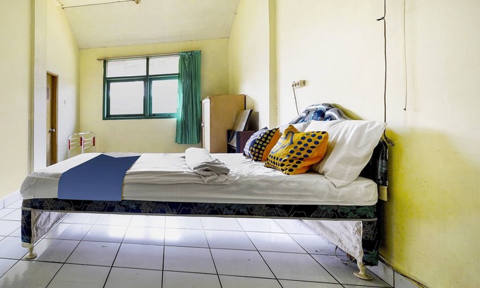 Garut Hotel | Budget-Friendly Stay at SPOT ON 91064 Wisma Lec Syariah