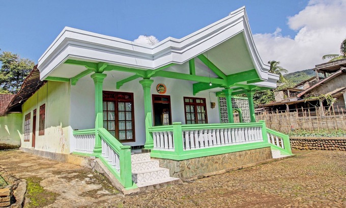 Trenggalek Hotel | Budget-Friendly Stay at SPOT ON 91214 Desa Wisata Pandean