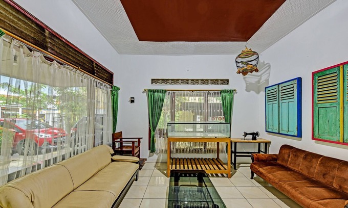 Banyumas Hotel | Budget-Friendly Stay at SPOT ON 91372 Wisma Bulin