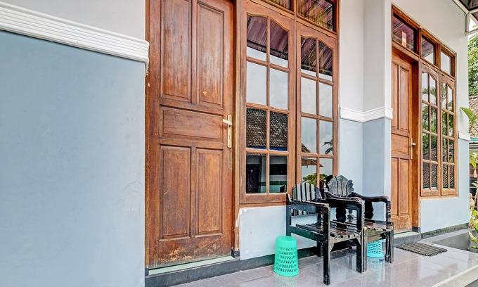 Ambarawa Hotel | Budget-Friendly Stay at Hotel Citra Dewi 2 with Breakfast