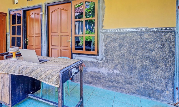 Negara Hotel | Top-Rated Hotel Sekar Jagat Near Pantai Baluk Rening