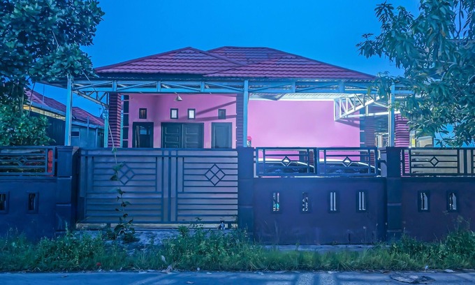 Kalimantan Hotel | Budget-Friendly Stay at SPOT ON 92466 Adam Kost Syariah