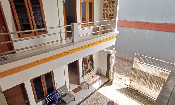 Bandung Hotel | Discover Penginapan Hj Lilis Syariah: Family-Friendly Retreat