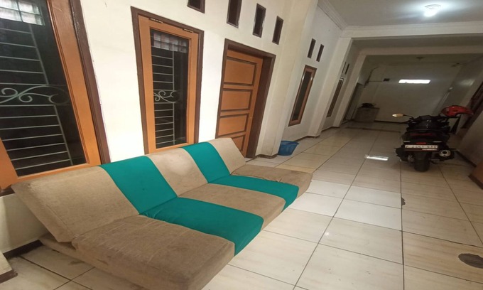 Sukabumi Hotel | Budget-Friendly Stay at Penginapan Hj Lilis 2 Syariah