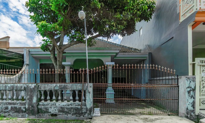 Sidoarjo Hotel | Budget-Friendly Ita Homestay Syariah with Breakfast & Family Perks