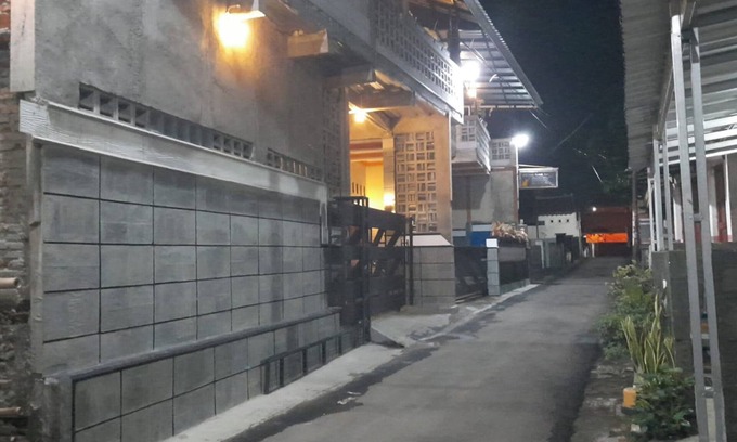 Purwokerto Hotel | Budget-Friendly Stay at SPOT ON 93815 Chimi Rumah Kost