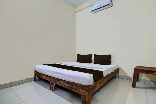 Sanwer Hotel | Top Hotels in Mānglia, India - Child-Friendly & Rated 10/10
