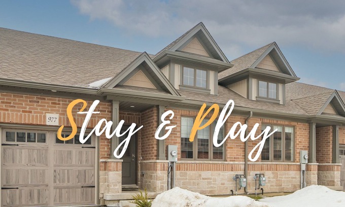 Midland House | ★Spotless 3BR home near Beaches, Trails & Shrine - Midland, Tiny, Georgian Bay