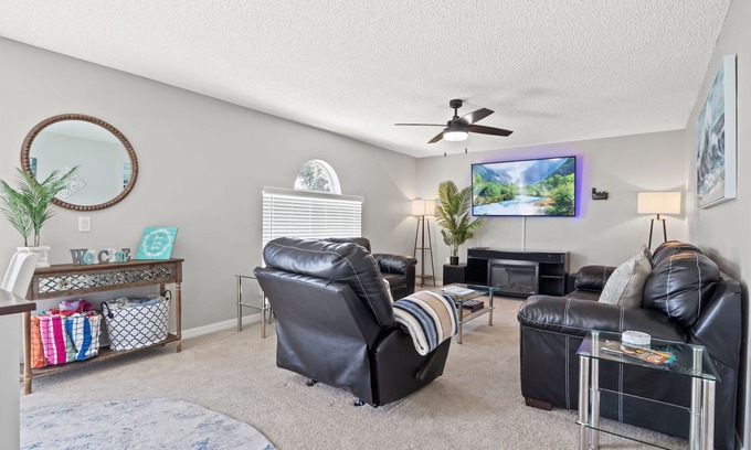 Palm Coast House | Family-Friendly Fireplace Retreat Near the Beach - Free WiFi