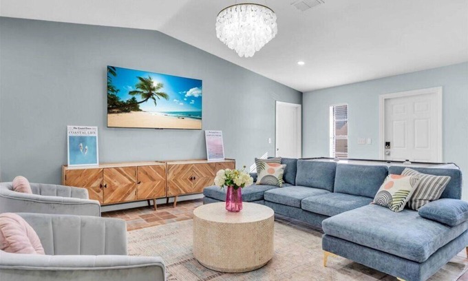Palma Sola House | Sprawl Out & Relax in this Big Stylish Pool Home-Huge Patio- Near IMG & Beaches!