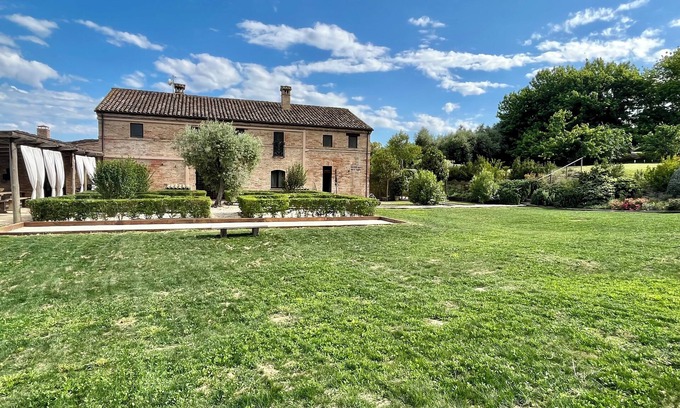 Monterubbiano House | Idyllic Italian Villa with Pool Near Adriatic Sea, 10/10 Rated