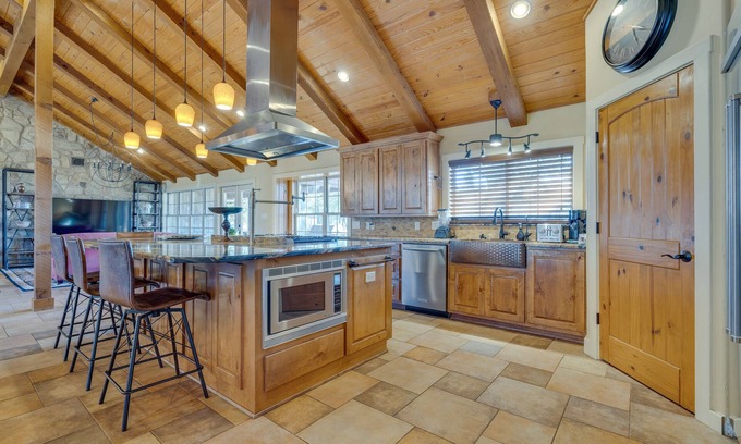 McNeil House | Family-Friendly Leander Home with Game Room & Spa