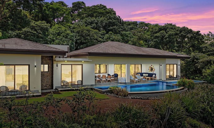 Playa Hermosa House | Oceanview Retreat: 3 Bedrooms with Huge Pool & Spa