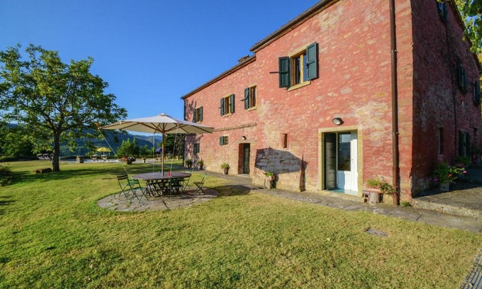 Tredozio Villa | Scenic Villa with Panoramic Views in Emilia-Romagna