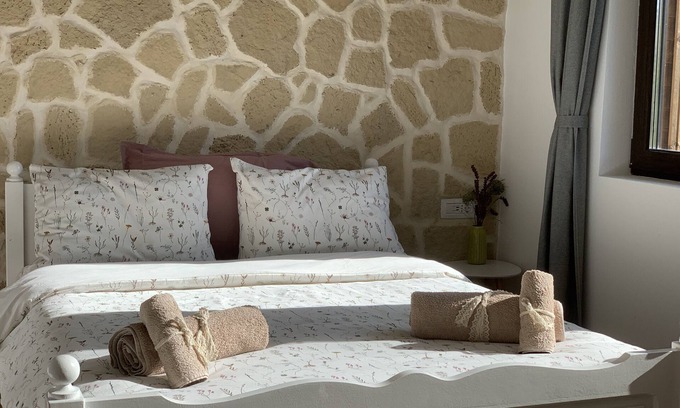 Veliko Tarnovo Apartment | Discover Spring Guest House in Vibrant Veliko Tărnovo