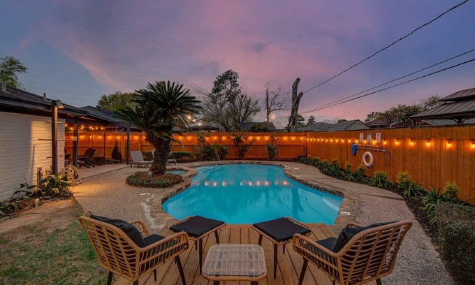 Spring Branch Central House | Relaxing Spring Branch Getaway with Pool and Hot Tub
