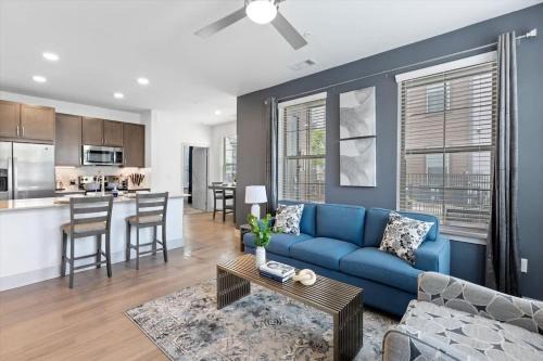 Spring Apartment | Spring Cathedral Lakes Pool Front Yard Fireplace King 1 116 sq ft
