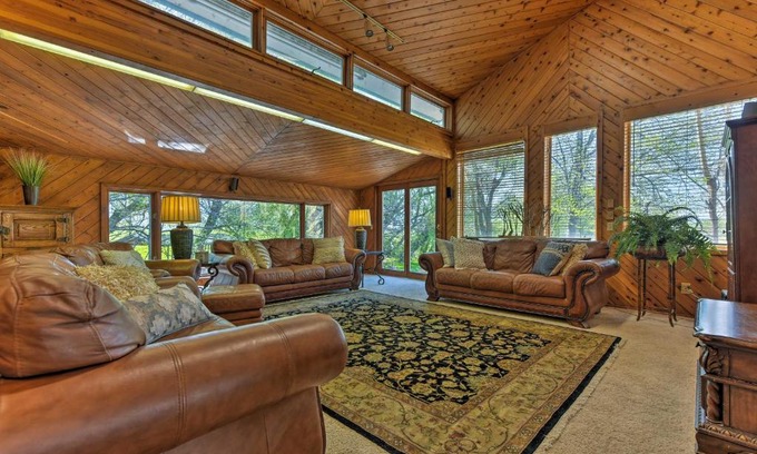 Benson House | Spring Creek Retreat: Scenic 25-Acre Escape with Hot Tub