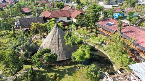 Hombel Hotel | Cozy Spring Hill Hotel Ruteng with Family-Friendly Amenities