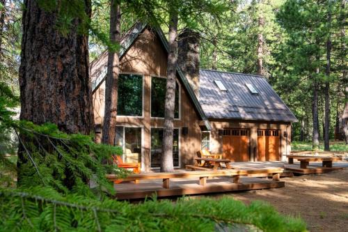 Black Butte Ranch House | Inviting 4BR Cabin at Spring Home 6 in Black Butte Ranch