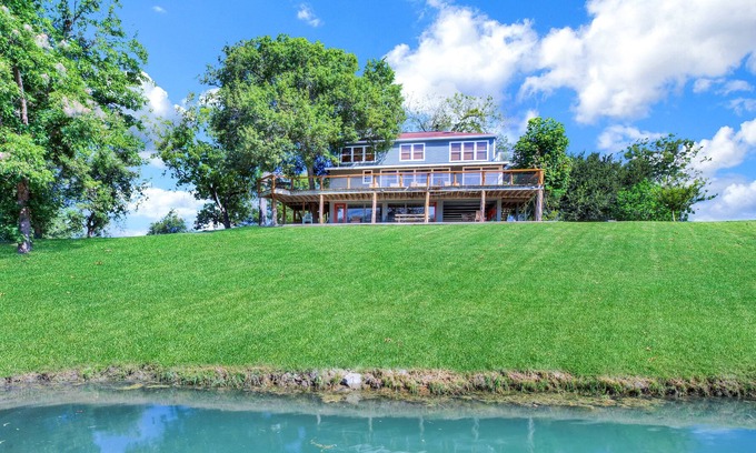 Seguin House | Spring into the River Resort