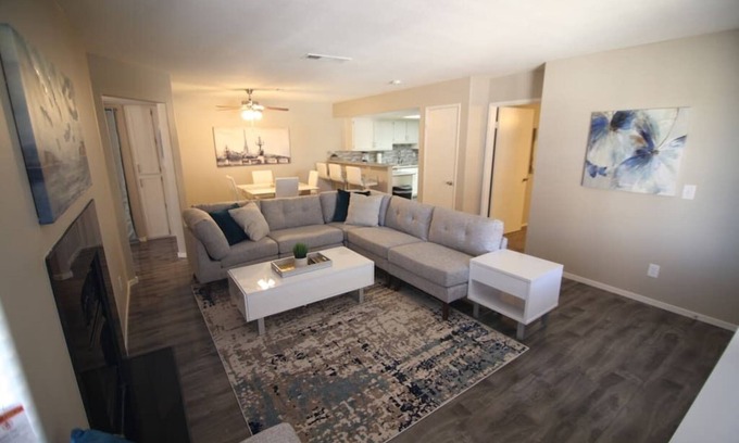 Spring Valley House | Discover Spring Mountain: Pet-Friendly 2 Bedroom Condo!