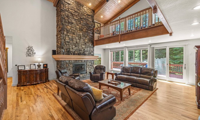 McCall House | Relax at Spring Mountain Manor: Hot Tub & Great Gathering Space