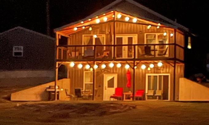 Hardy House | Explore Spring River Area: Custom-Built Lake House Retreat