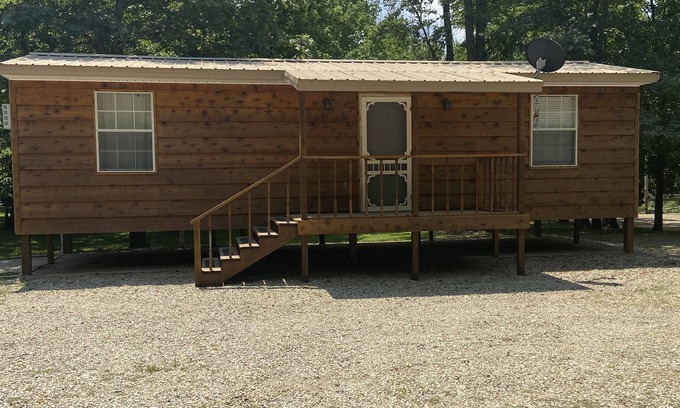 Mammoth Spring Cabin | Spring River Cabin at Saddler Falls with Firepit & Ocean View