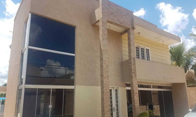 Taguatinga House | Spring Season Retreat: Pet-Friendly with Private Pool & More