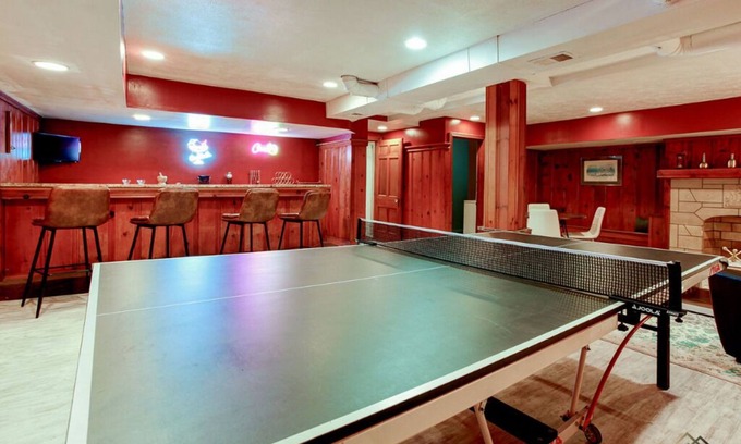 East Cleveland House | Celebrate Independence Day at Our Dream Getaway Retreat