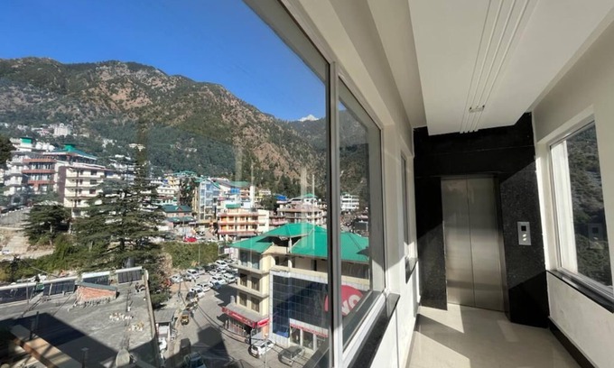 Bhagsu Nag Hotel | Spring Valley Resort: Family-Friendly Getaway with Spa & Dining