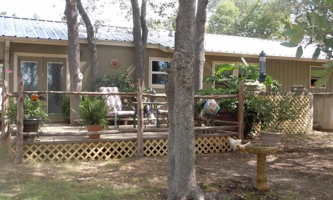Austin Cottage | Inviting Spring Valley Road Cottage with Pool & Pet Friendly